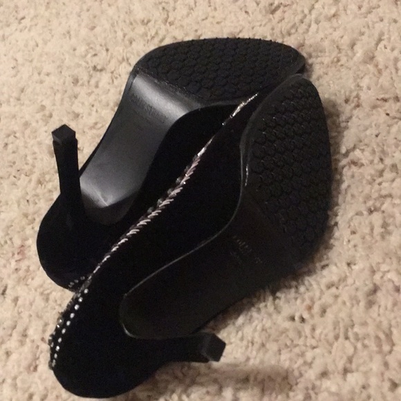 Black velvet heels with gorgeous decorations - Picture 7 of 8